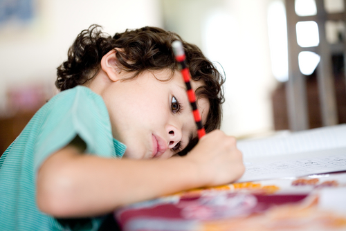 Det har i lang tid vært oppfatningen at ADHD forsvinner av seg selv. Det er ikke sant. Omkring halvparten av alle barn med ADHD har fortsatt symptomer som voksne. Foto: Shutterstock